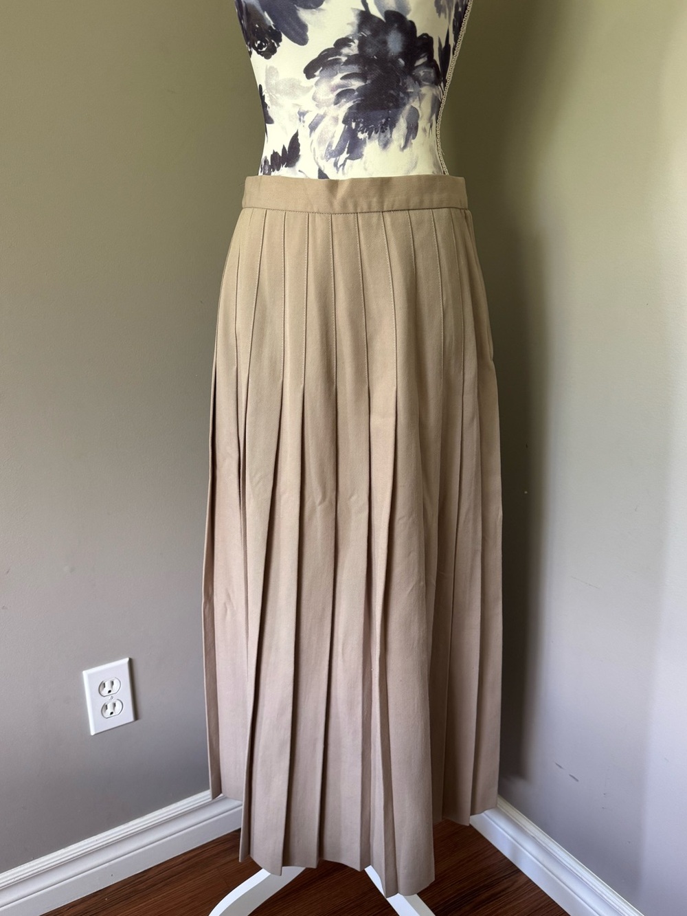 Vintage 100% Wool Neutral Beige Pleated Maxi Skirt